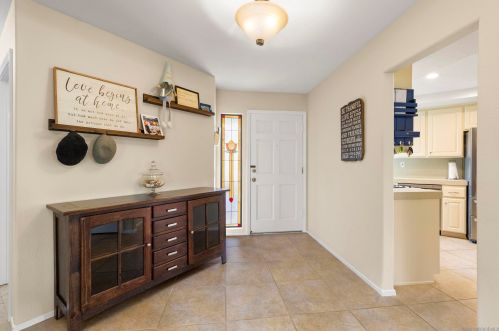 1766 Arroyo Gln, Escondido, CA 92026-1859