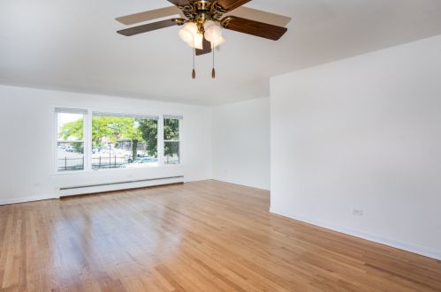 5559 Giddings St, Chicago, IL 60630-3402
