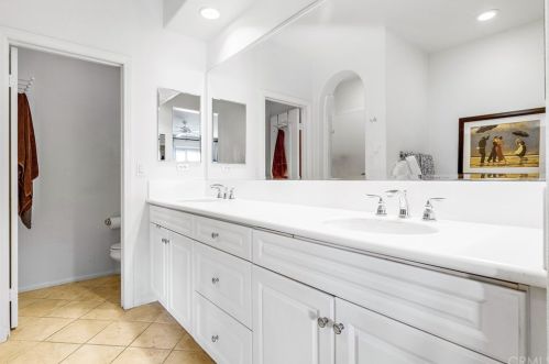 61 Nature, Irvine CA  92620-3827 exterior