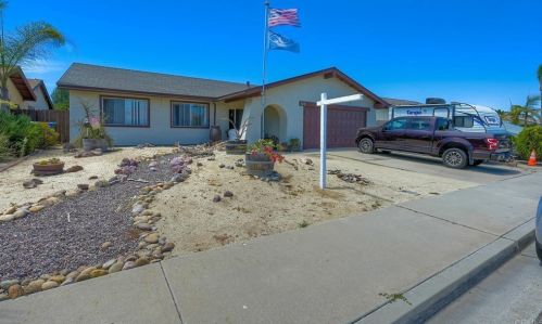 729 Torrey Pines Pl, Oceanside, CA 92058-1660