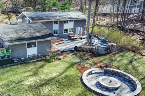 3 Audubon Dr, Parsippany, NJ 07834-1302