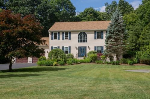 25 Washington Dr, Providence, RI 02919-2885