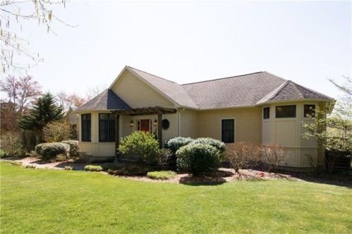 47 April Ln, Tiverton, RI 02878-4448