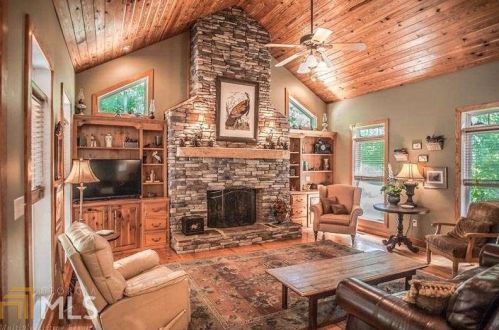 52 Oglethorpe Dr, Crawford, GA 30630-2532