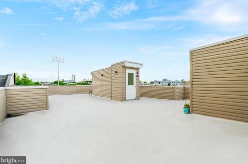 1431 5th St, Philadelphia PA 19147-0059 exterior