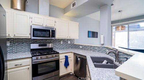 1055 Positano Ave, Anaheim CA  92808-1541 exterior