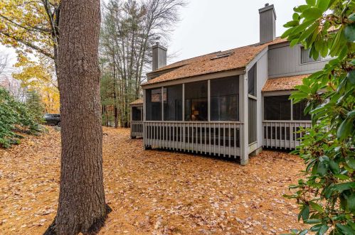 14 Brookside Dr, Stratham, NH 03885-2130
