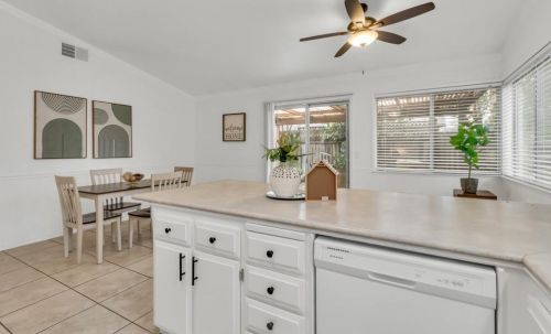 8616 Diamond Crest Ct, Elk Grove CA  95624-2848 exterior