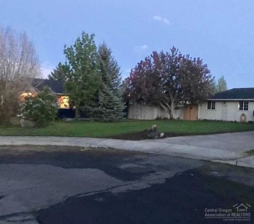 3348 Pumice Ave, Eagle Crest OR  97756-7702 exterior