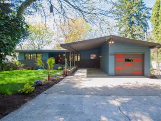 6302 Pallay Ct, Portland, OR 97219-7076
