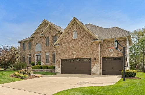 3127 Mistflower Ln, Naperville, IL 60564-5940