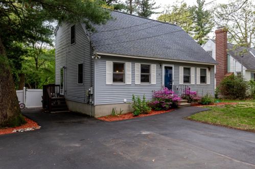 42 Intervale St, Nashua, NH 03064-2513