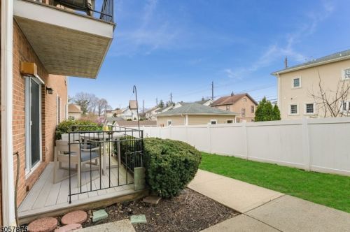 18 John St, Bloomfield, NJ 07003-5149