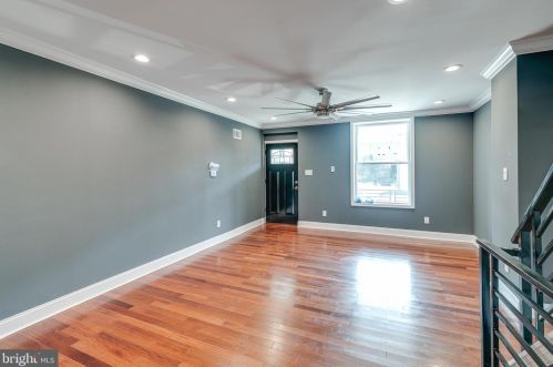 636 56th St, Philadelphia, PA 19143-2530