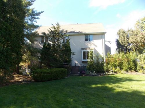 11 Lexington Ct, Princeton NJ  08540-7813 exterior