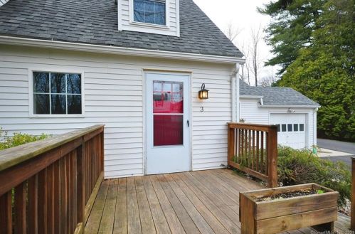 3 Woewassa Ln, Farmington, CT 06032-1038