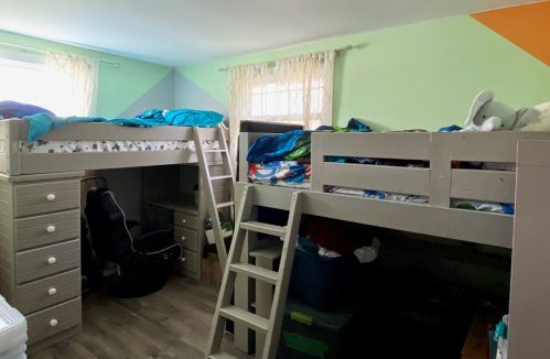 265 Shawnee Dr, Carol Stream IL  60188-1962 exterior