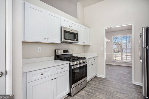 5858 Mistyview Dr, Rex GA 30273-1153 exterior