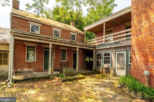 1221 Kelley Dr, Lancaster, PA 17601-7120