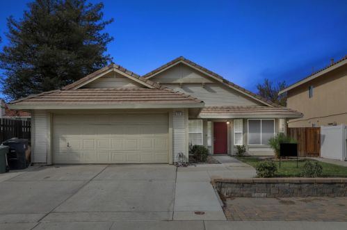 215 Mount Diablo Ave, Tracy, CA 95376-4637