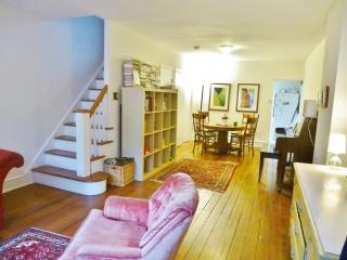 2420 Waverly St, Philadelphia PA  19146-1048 exterior