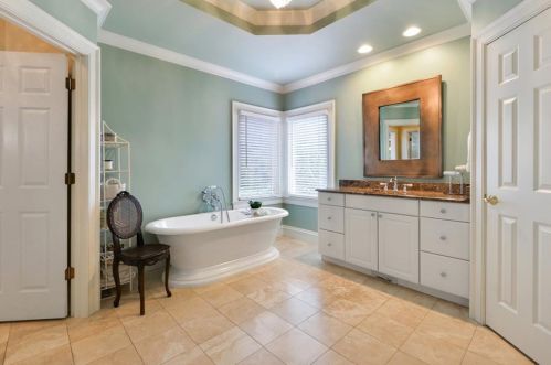 2169 Cumberland Dr, Smyrna GA  30080-4601 exterior