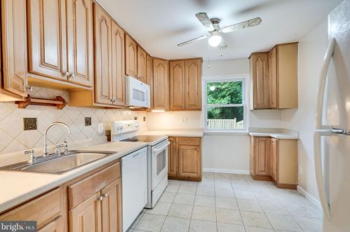 9302 Humphries Dr, Springfield VA  22015-1542 exterior