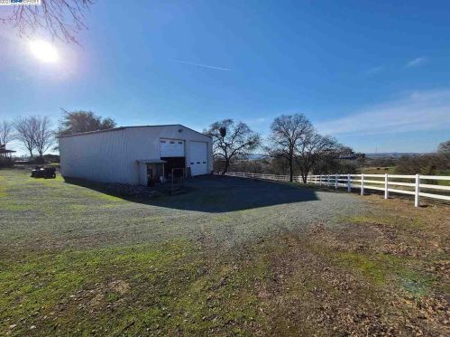 229 Dana Rd, Valley Springs, CA 95252-9066
