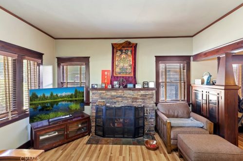 3892 Linwood Pl, Riverside CA  92506-1889 exterior