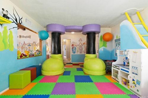 1543 Harle Pl, Anaheim CA  92802-2510 exterior