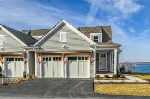 183 Leeshore Ln, Tiverton, RI 02878-4269