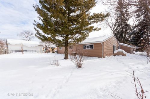 116 Edgehill Dr, Lemont IL  60440-2804 exterior