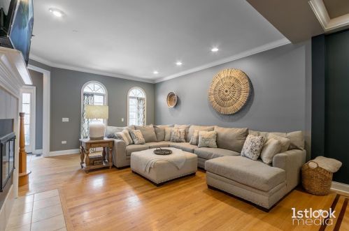 2038 Alta Vista Ct, Naperville, IL 60563-1841