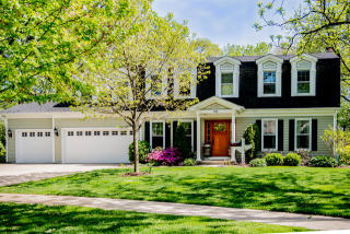 1156 Summit Hills Ln, Naperville, IL 60563-2243