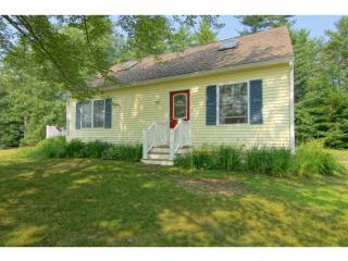 13 Peninsula Dr, Epping, NH 03042-3115