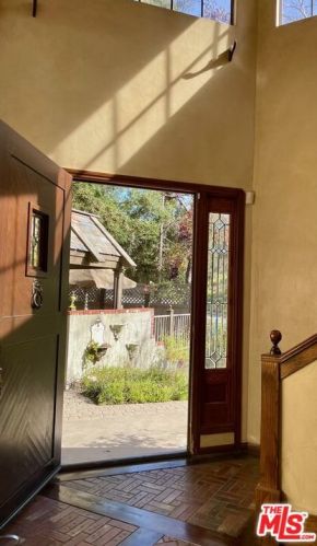 3041 Chevy Chase Dr, Glendale CA  91205-4805 exterior