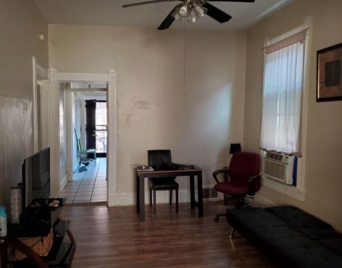 1302 72nd St, Chicago, IL 60619-1406