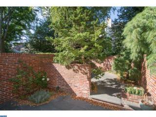 107 Pine St, Philadelphia PA  19107-5944 exterior