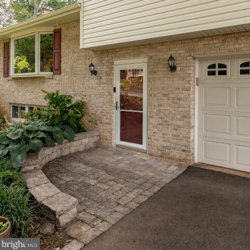 409 Rushmore Dr, York, PA 17402-5035