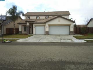 1979 Monsecco St, Tulare, CA 93274-6275