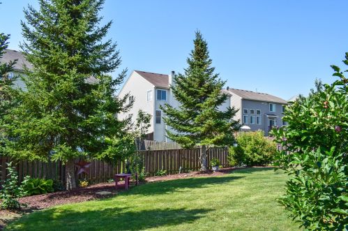 725 Bluebell Ln, Pingree Grove IL  60140-9154 exterior