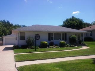 2318 Richard Ave, Rockford, IL 61108-7521