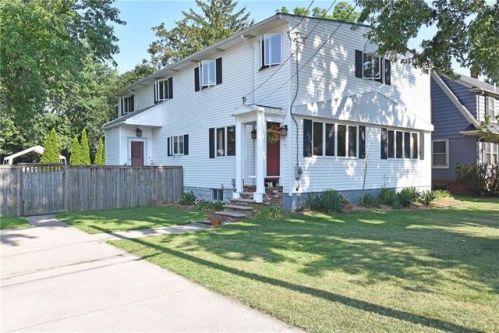 18 Lawrence Ave, Warwick, RI 02888-1624