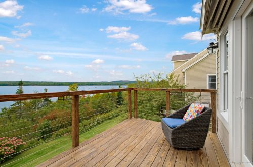 16 Harborview Dr, Prospect, ME 04981-4382