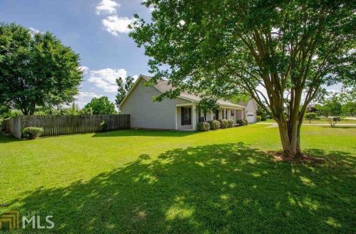317 Sleepy Ln, Warner Robins, GA 31088-6764