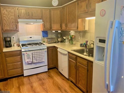 114 Canal Way, Hackettstown NJ  07840-1261 exterior