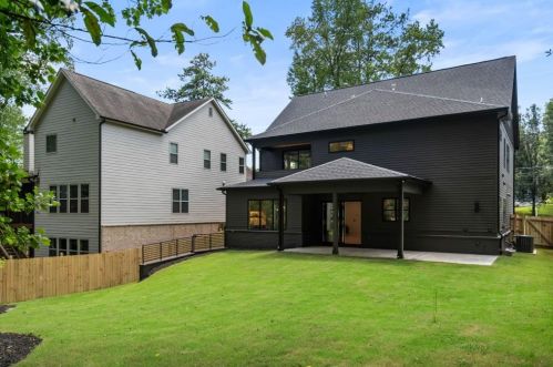 1768 8 St, Atlanta GA  30341-3128 exterior