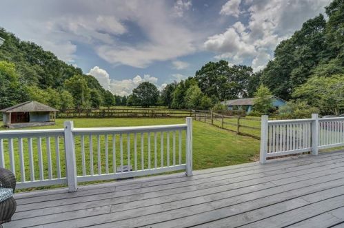 934 Old Loganville Rd, Loganville, GA 30052-2576