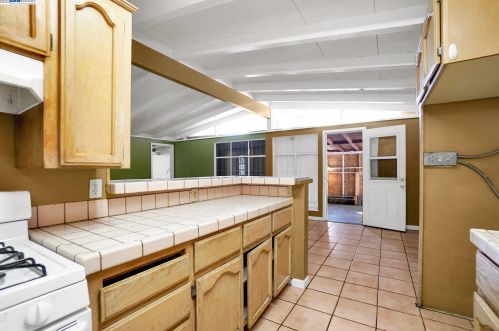 27631 Havana Ave, Hayward, CA 94544-5005