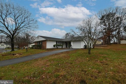 6931 Spelman Dr, Springfield VA  22153-1230 exterior